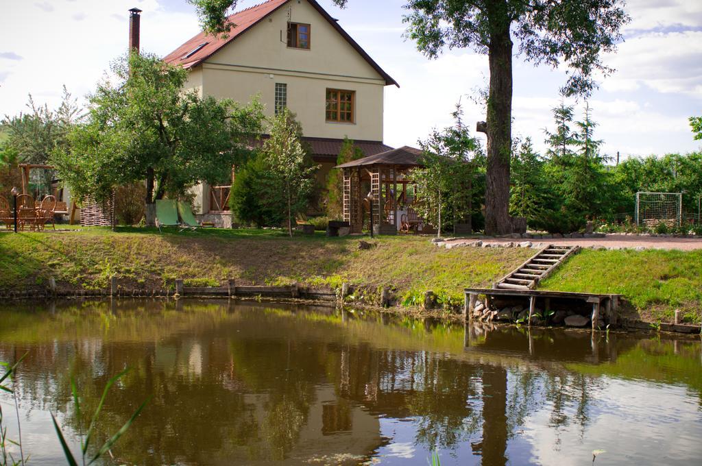 Slavyanskiy Club Hotel Poltava Bagian luar foto